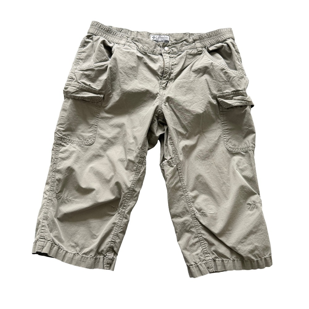 Columbia Womens Khaki Cargo Capri Pants Size M 18 Inseam Hiking Outdoor Crop Tan